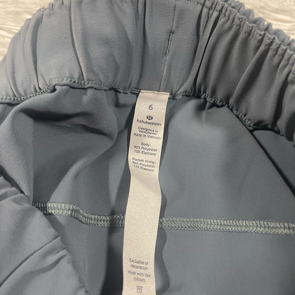 Lululemon" On The Fly Skirt 21* -Gray -Size (6) Good Condition - Picture 14 of 14